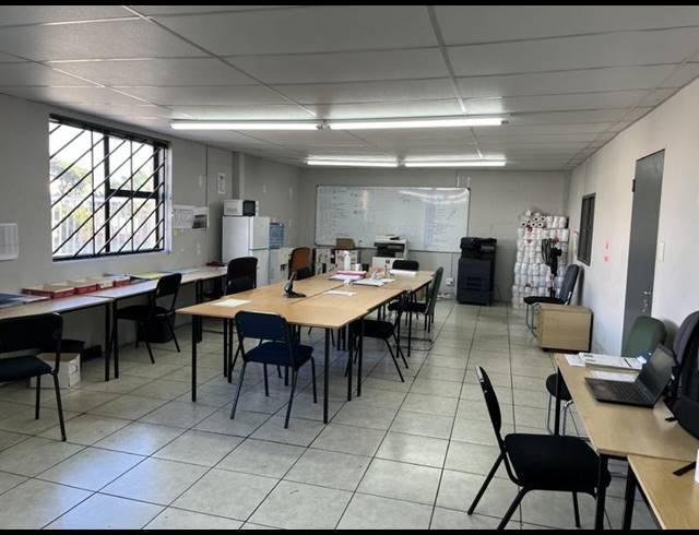 INDUSTRIAL PROPERTY TO RENT IN KILLARNEY GARDENS